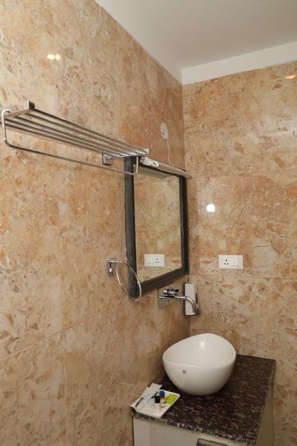 Hotel Cordelia Inn By Devpaga Hotels Pvt Ltd リシケーシュ エクステリア 写真
